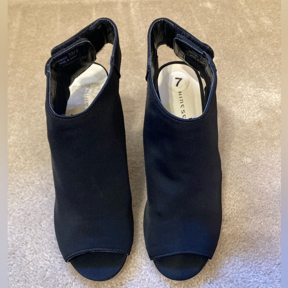 Chinese Laundry black fabric velcro strap ankle bootie heels - Picture 4 of 8